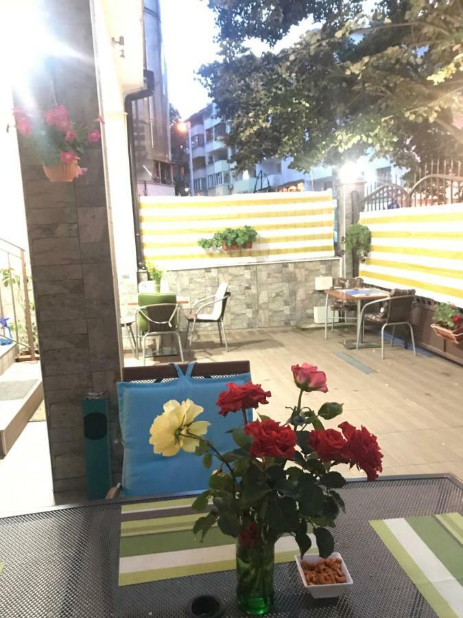 White Rose Guest Rooms 부르가스 외부 사진